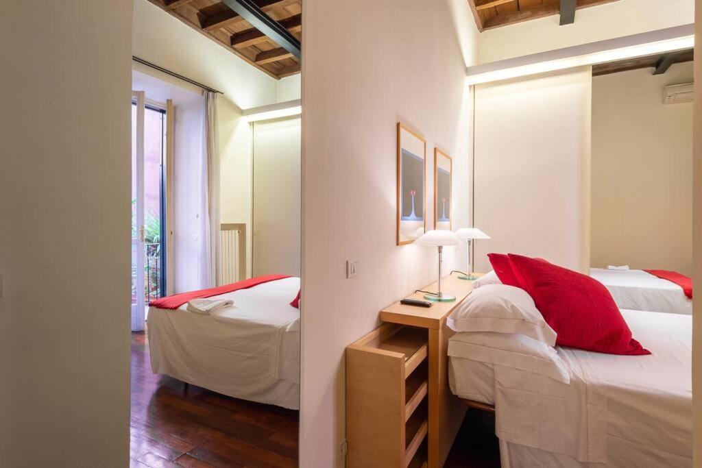 Spanish Steps Vittoria Apartment *